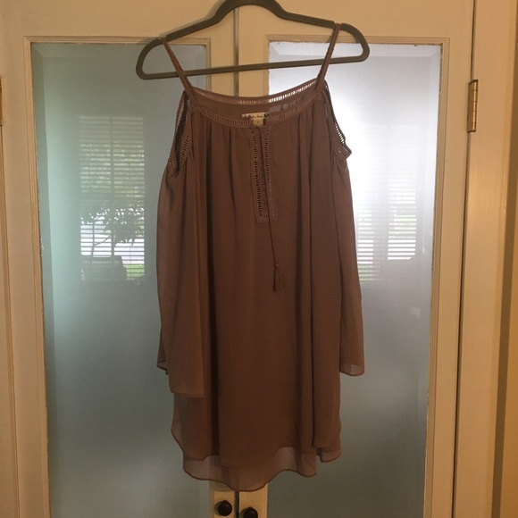 Beautiful dress! - Picture 2 of 5